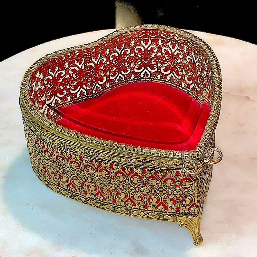 STYLEBUILT ACCESSORIES HEART JEWELRY BOX ORMOLU 24K GOLD PLATED VINTAGE